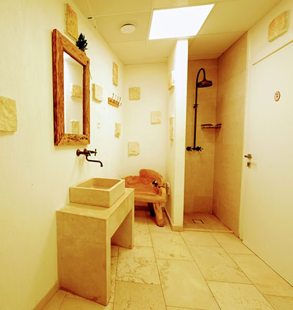 Espace douches & vestiaires