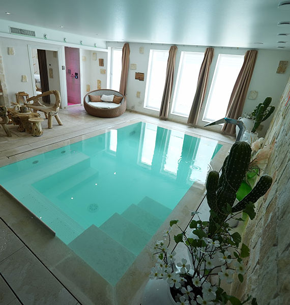 Piscine à débordement du spa privatif Apulia Tubize