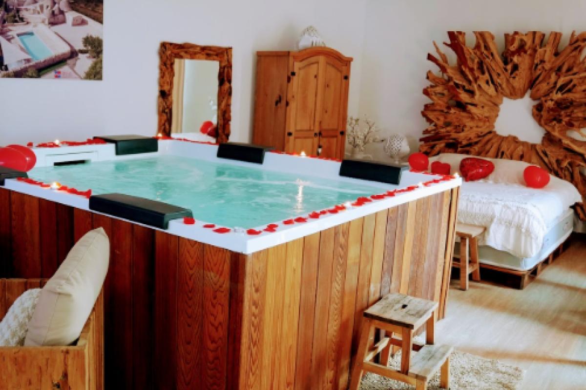 Executive romantische suite met privéjacuzzi - Love Suite met privéjacuzzi - image 22
