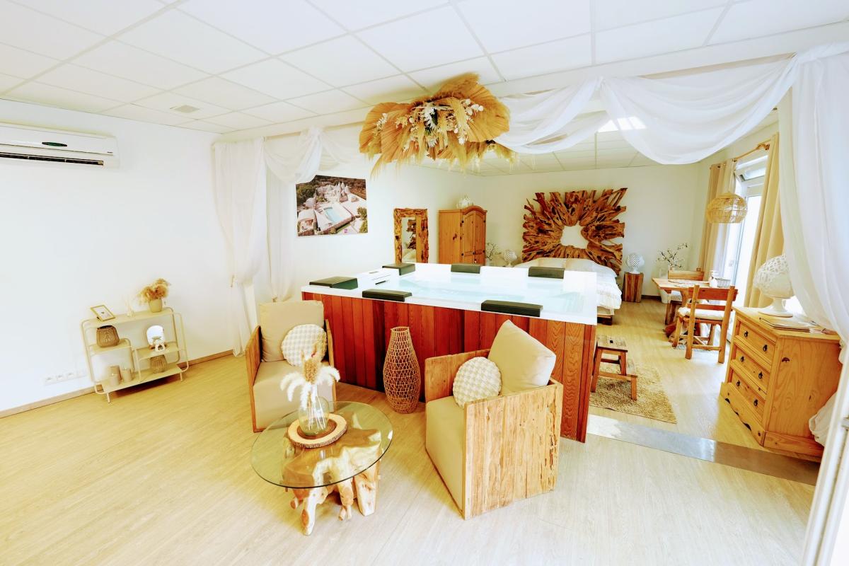 Suite Romantic exécutive avec Jacuzzi privé + Accès au SPA privatif - image 2
