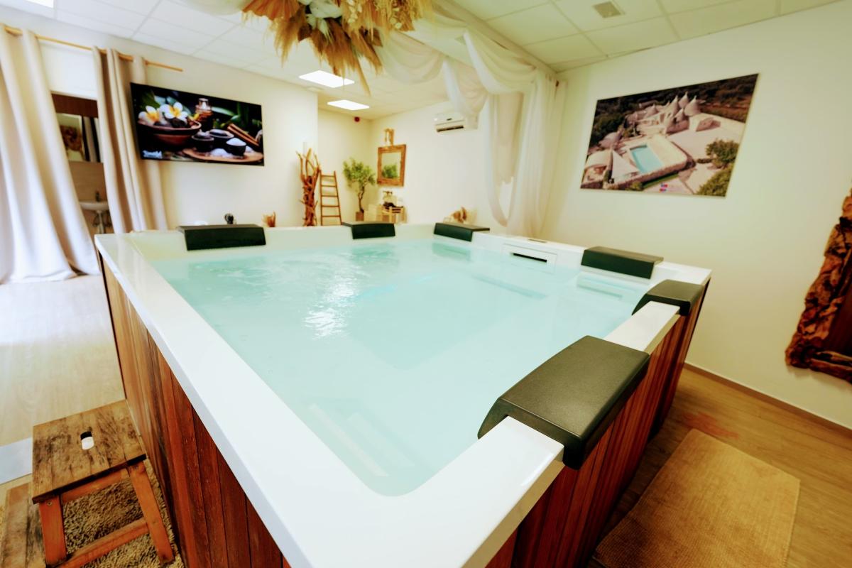 Suite Romantic exécutive avec Jacuzzi privé + Accès au SPA privatif - image 5