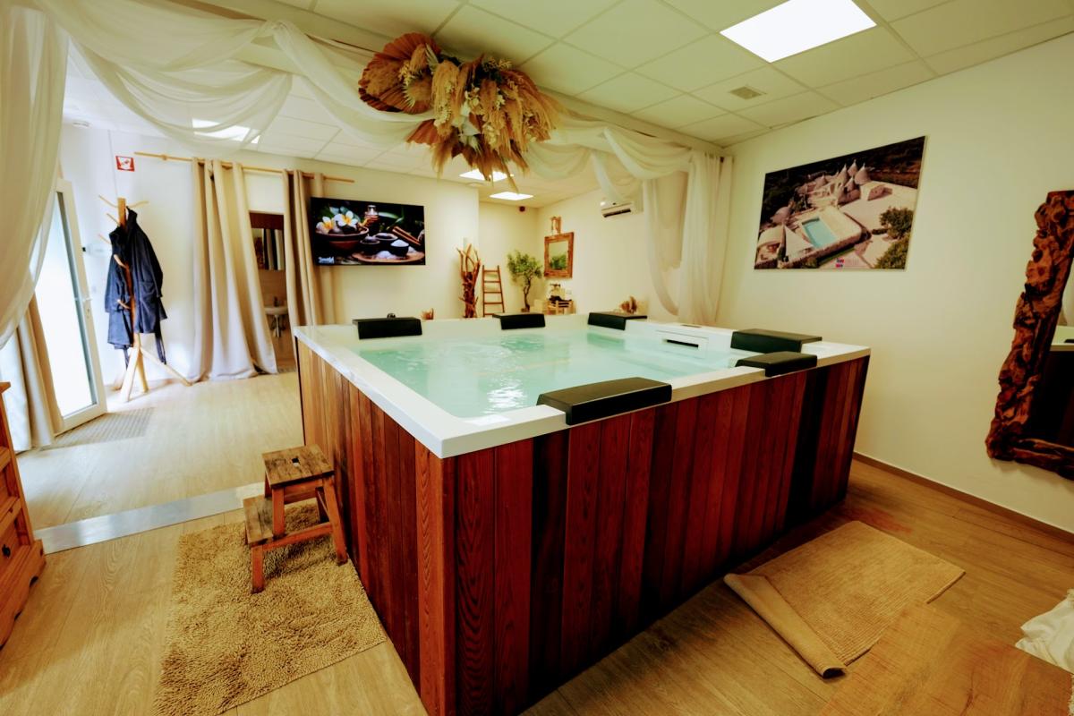 Suite Romantic exécutive avec Jacuzzi privé + Accès au SPA privatif - image 13