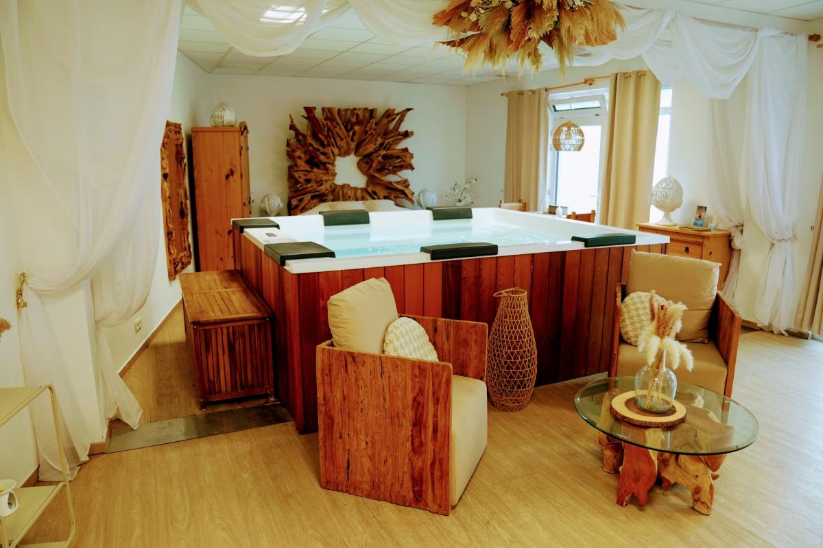 Suite Romantic exécutive avec Jacuzzi privé + Accès au SPA privatif - image 19