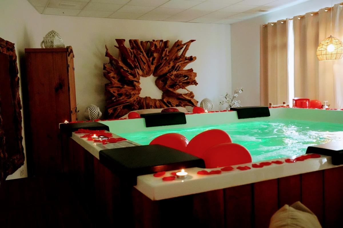 Suite Romantic exécutive avec Jacuzzi privé + Accès au SPA privatif - image 24