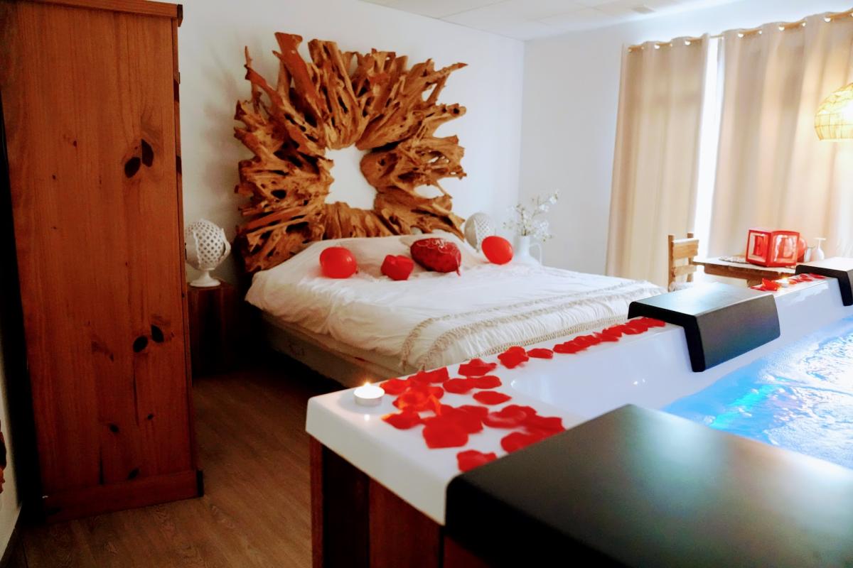Suite Romantic exécutive avec Jacuzzi privé + Accès au SPA privatif - image 27