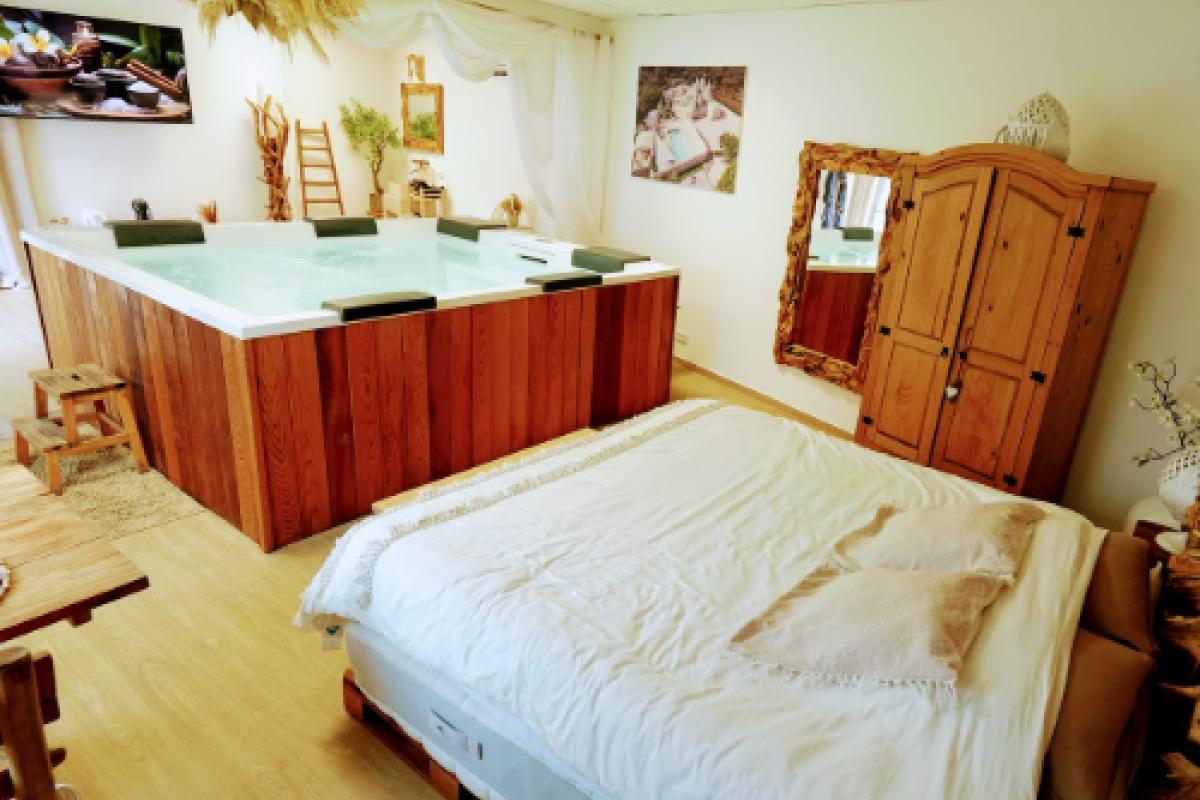 Executive romantische suite met privéjacuzzi - Love Suite met privéjacuzzi - image 3