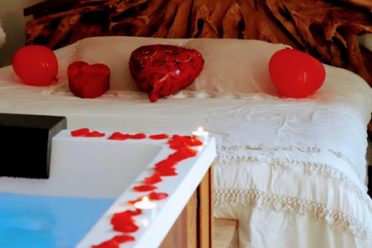 Executive romantische suite met privéjacuzzi - Love Suite met privéjacuzzi - image 16