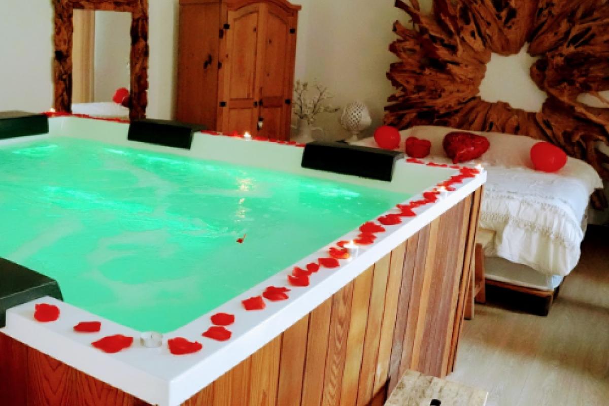 Executive romantische suite met privéjacuzzi - Love Suite met privéjacuzzi - image 17