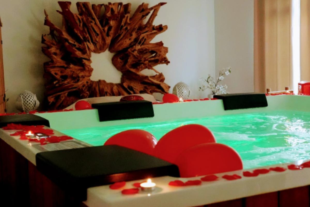 Executive romantische suite met privéjacuzzi - Love Suite met privéjacuzzi - image 18